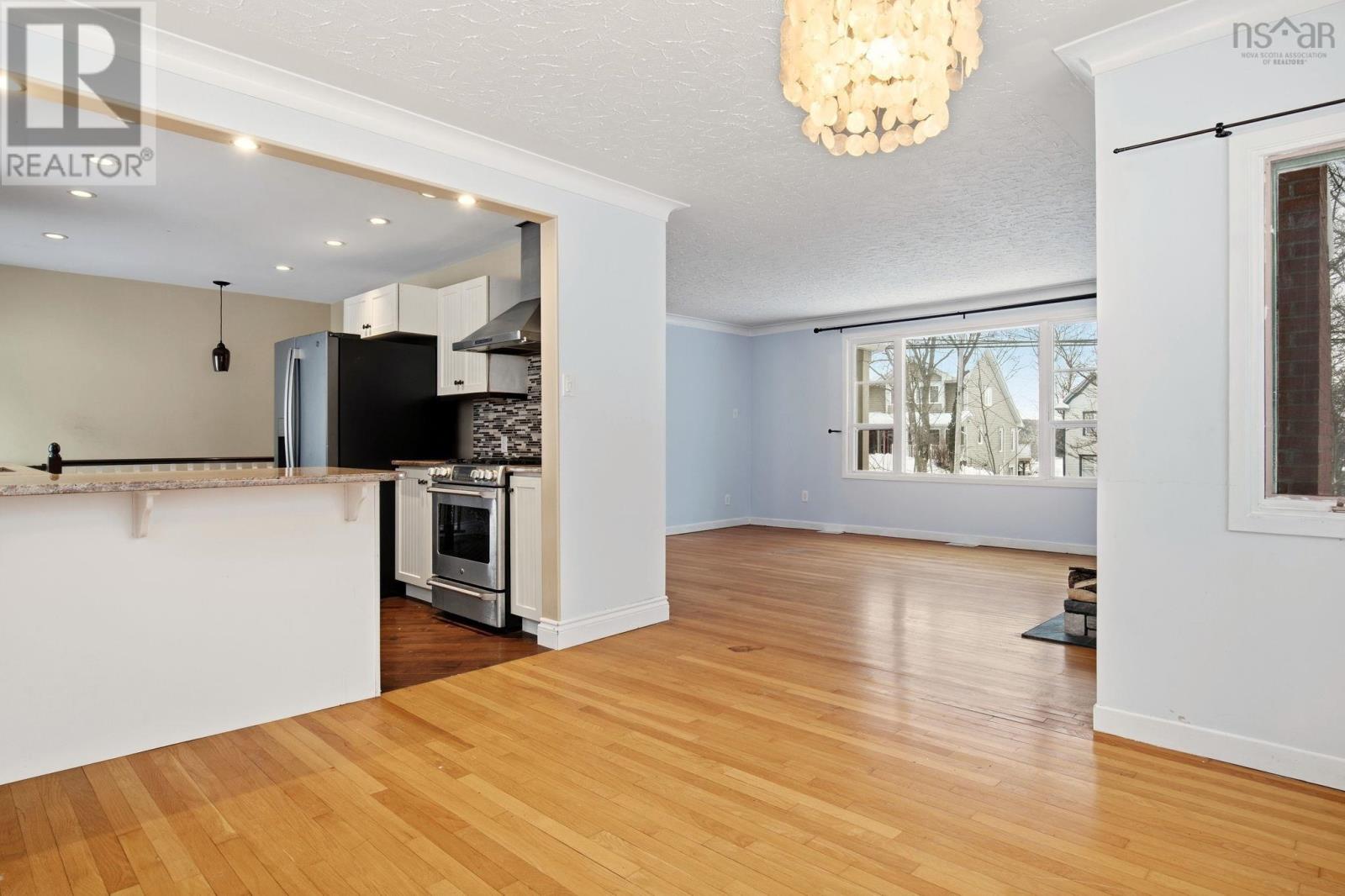 Property 8 of 33 of 146 High Street