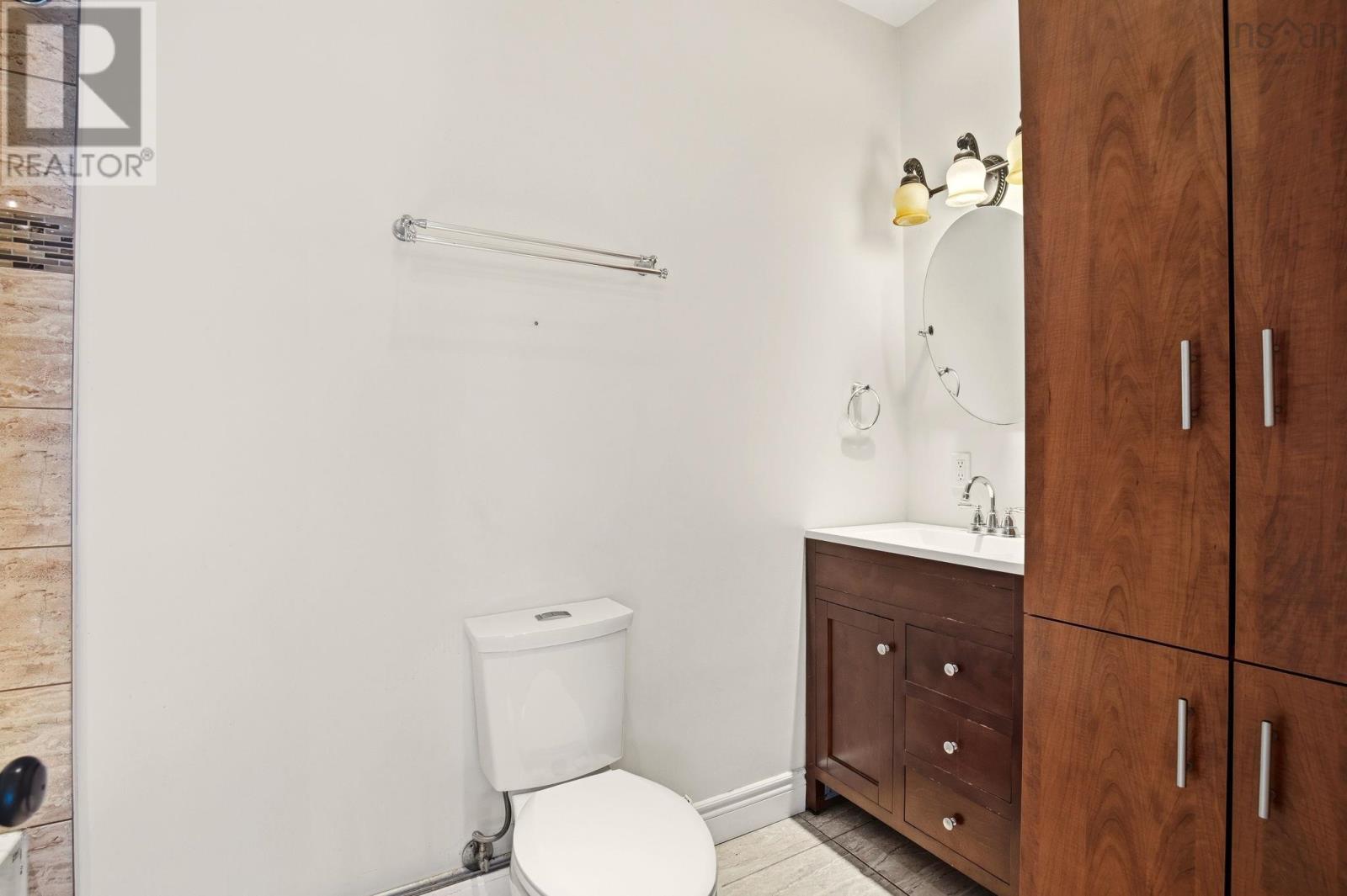 Property 16 of 33 of 146 High Street