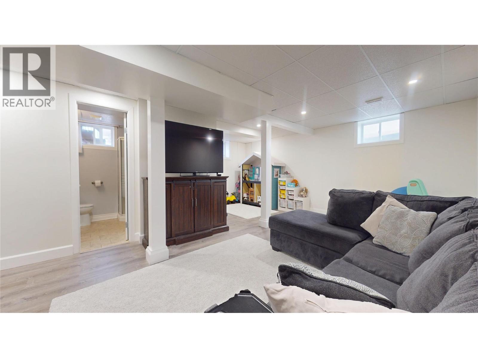 413 18th Avenue S, Cranbrook