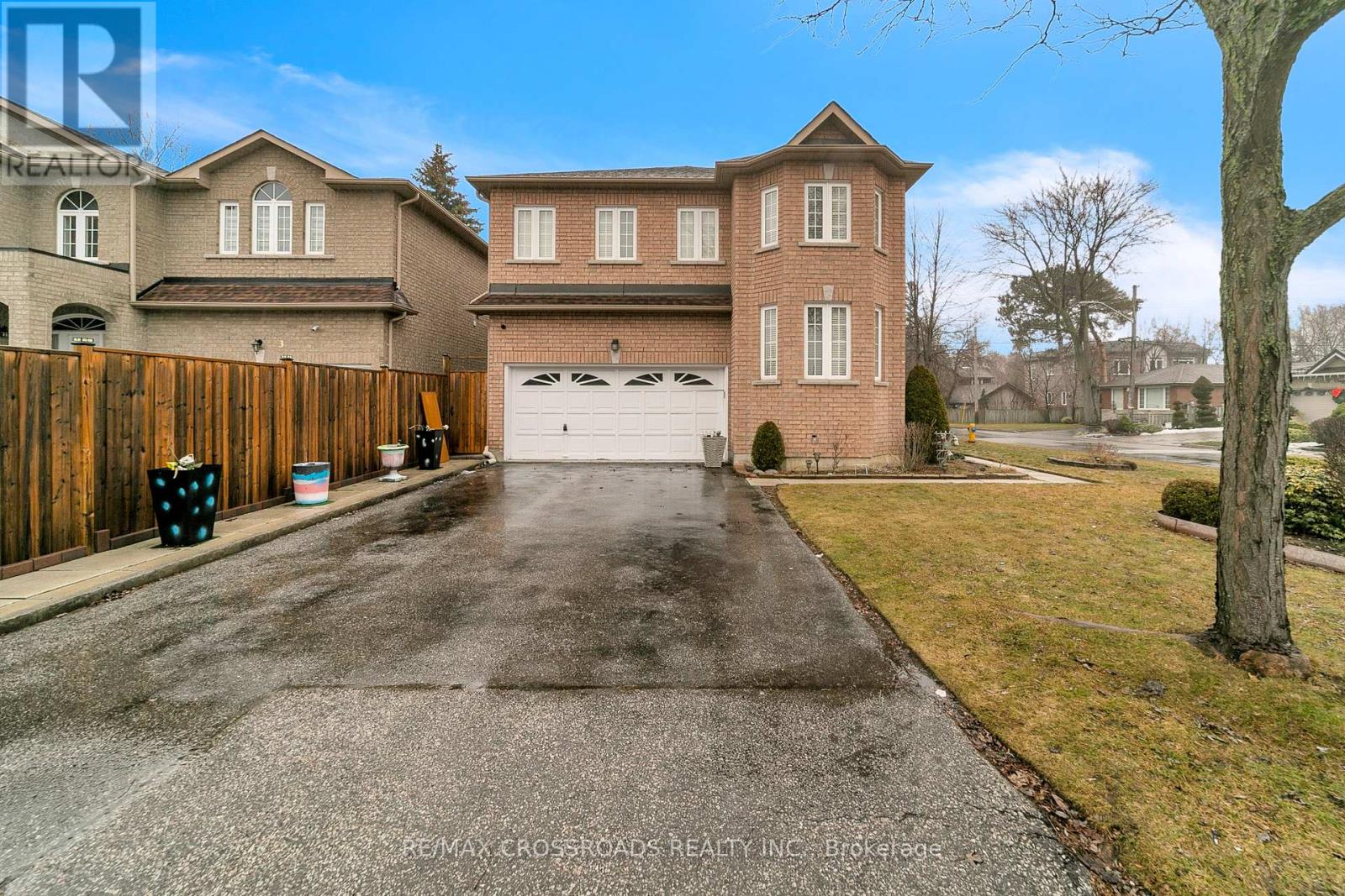 106 CRAGGVIEW DRIVE - 2