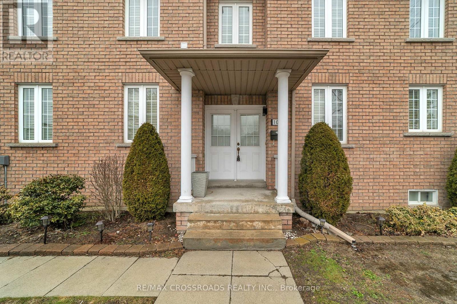106 CRAGGVIEW DRIVE - 3