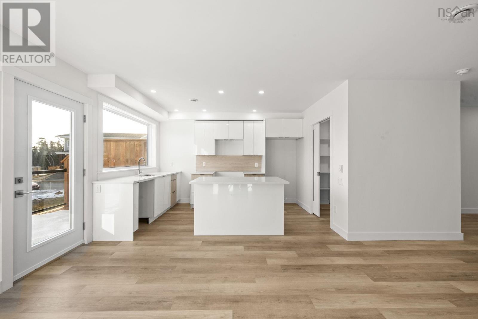 Property 10 of 39 of 48 Berm Street