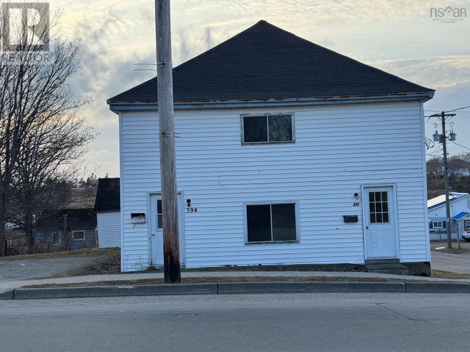 Property photo of 594-596 Main Street, 7 Cann Street