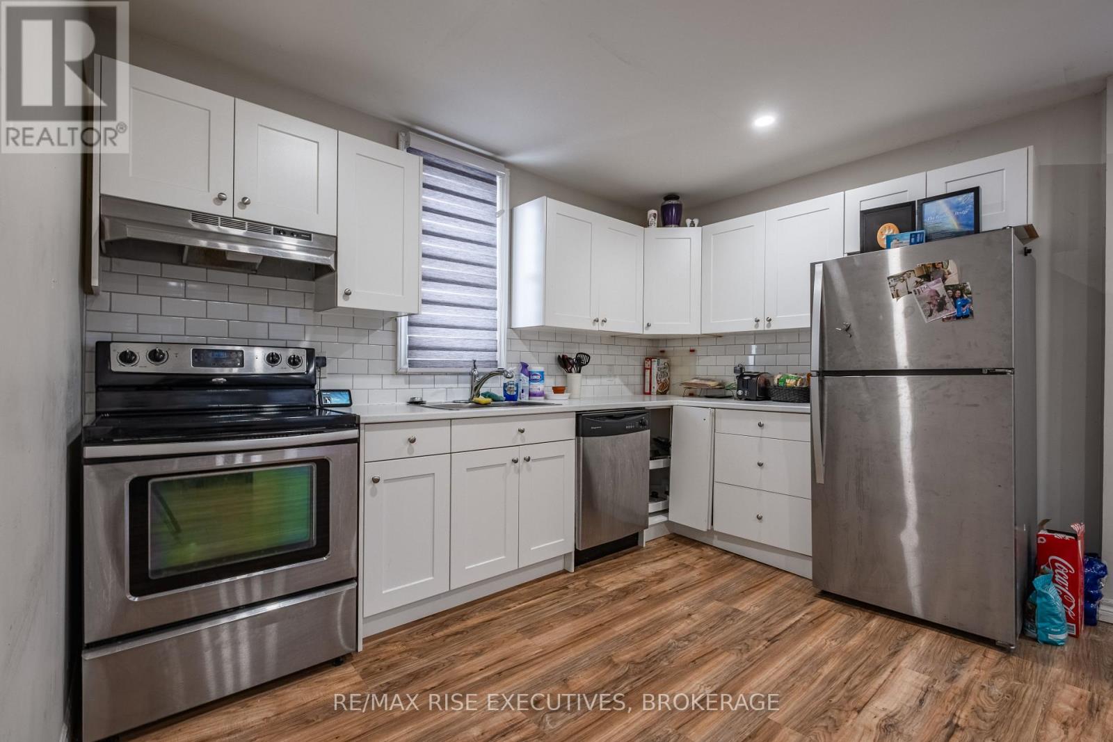 695 VICTORIA STREET - 4