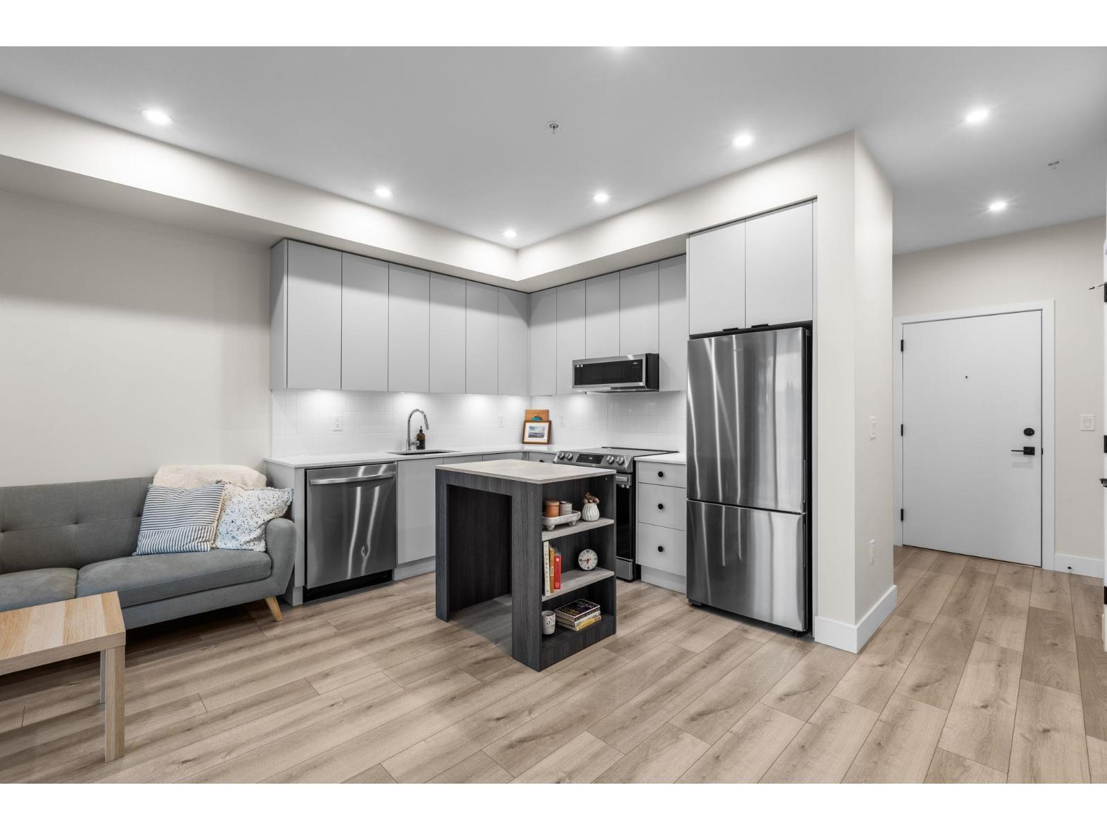 401 45511 CAMPUS DRIVE, Garrison Crossing, Chilliwack