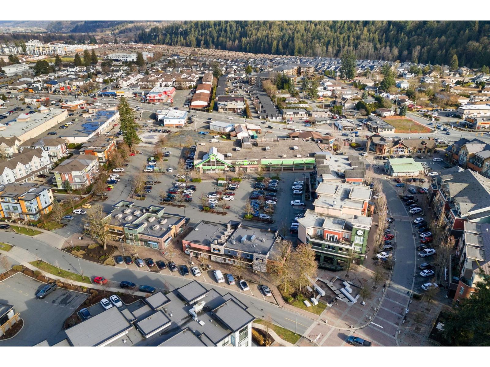 401 45511 CAMPUS DRIVE, Garrison Crossing, Chilliwack