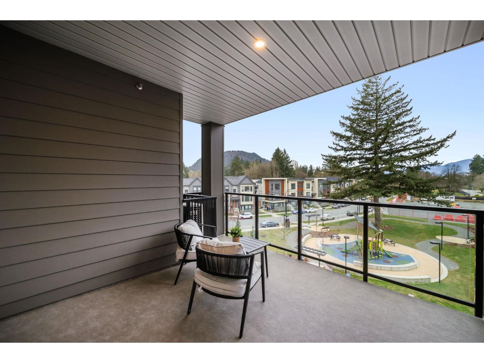 401 45511 CAMPUS DRIVE, Garrison Crossing, Chilliwack