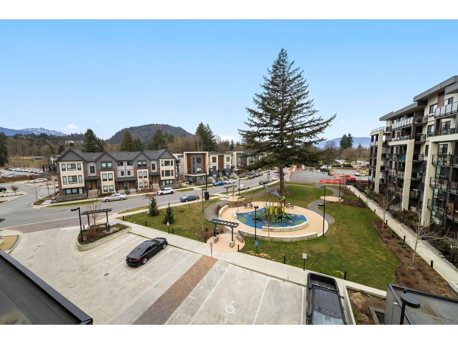 401 45511 CAMPUS DRIVE, Garrison Crossing, Chilliwack