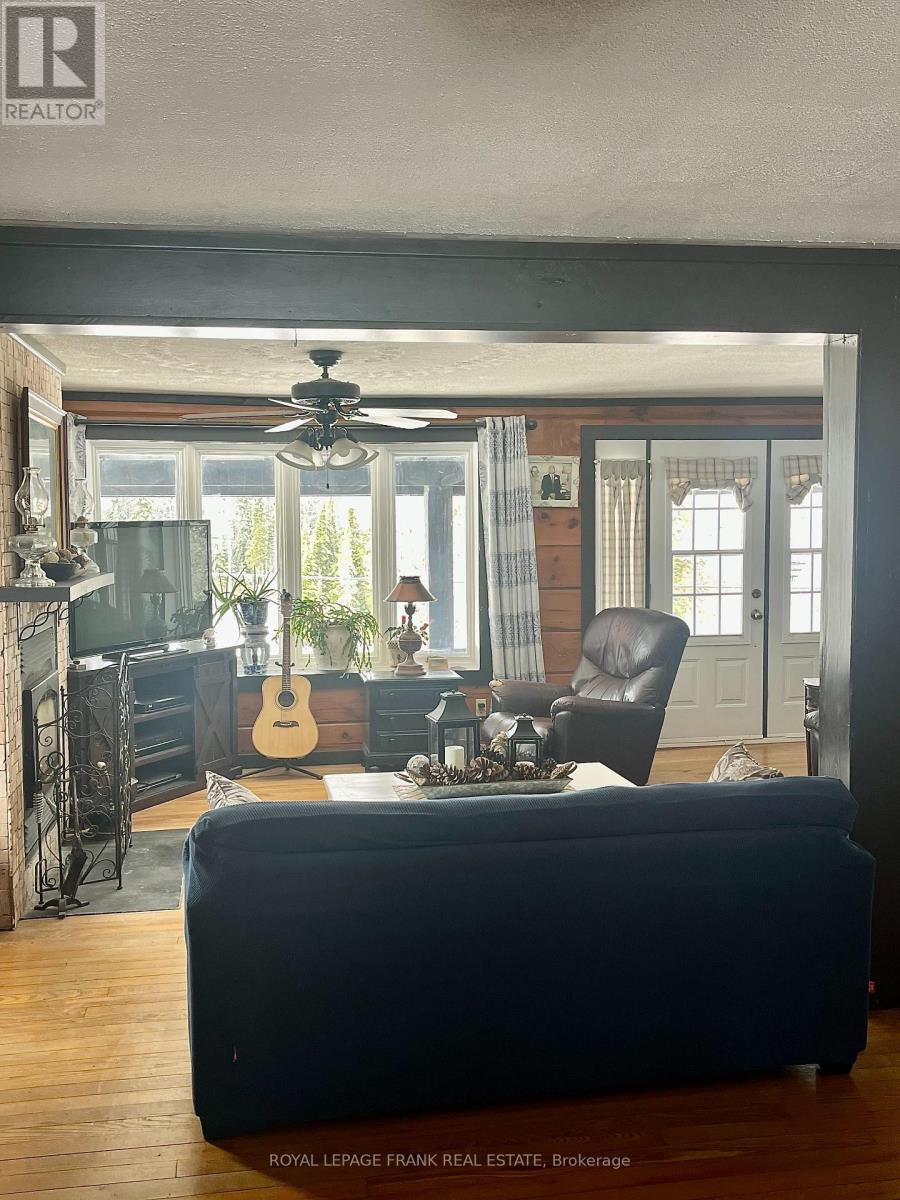 461 LOWER FARADAY ROAD - 10