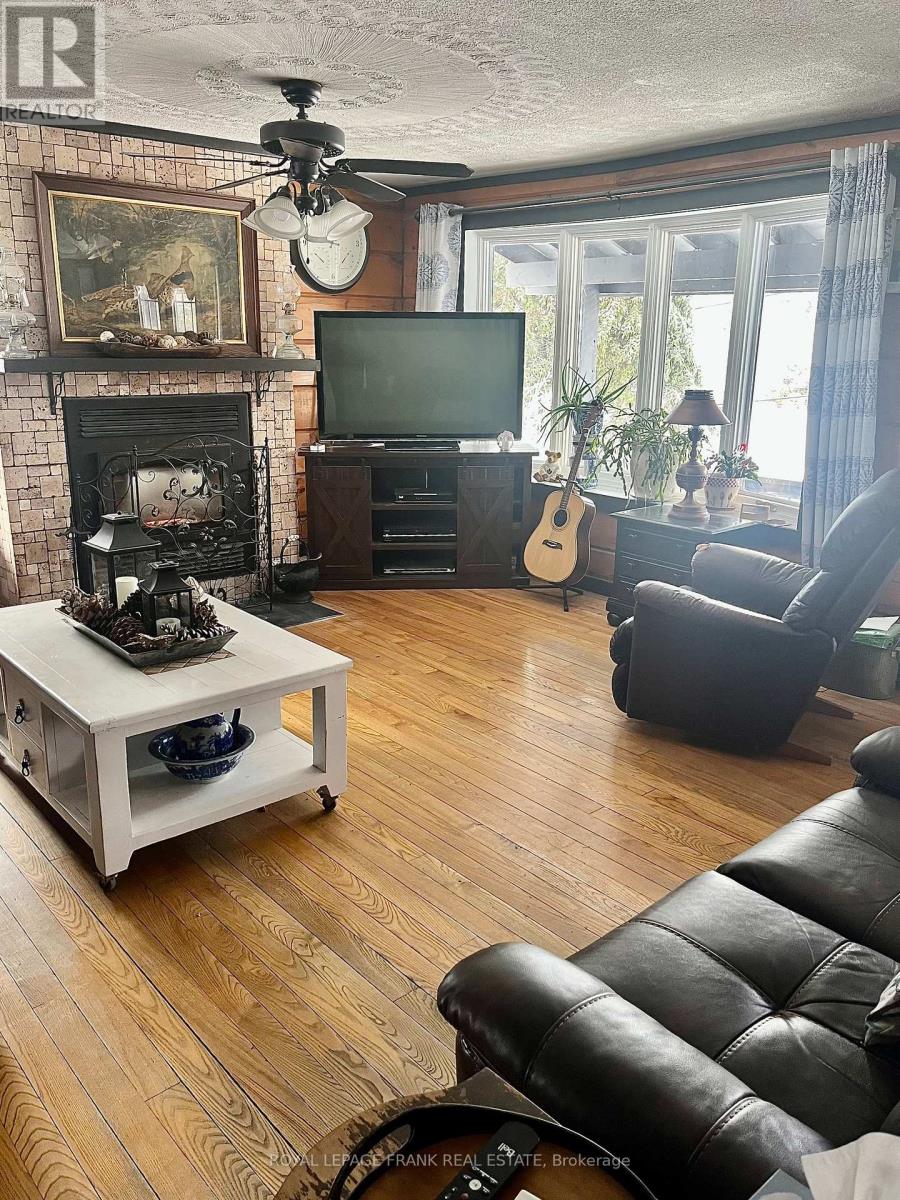 461 LOWER FARADAY ROAD - 11