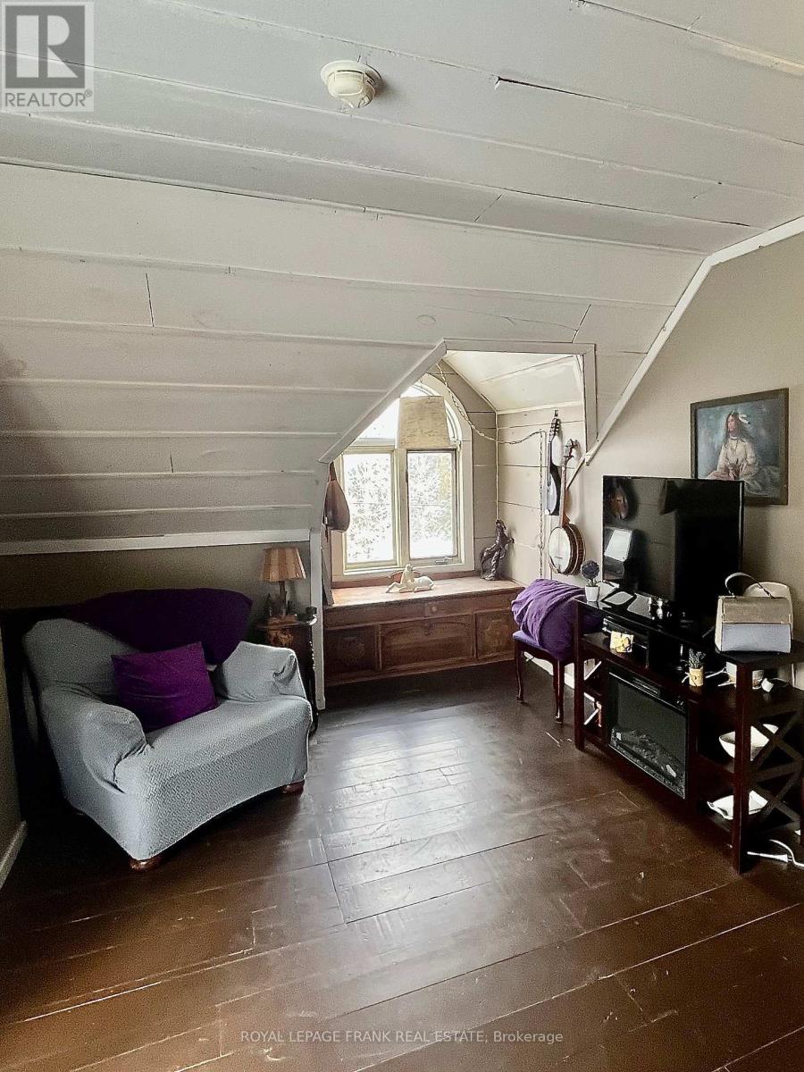 461 LOWER FARADAY ROAD - 20