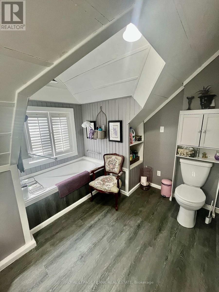 461 LOWER FARADAY ROAD - 25
