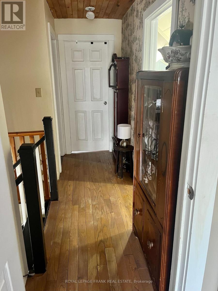 461 LOWER FARADAY ROAD - 27