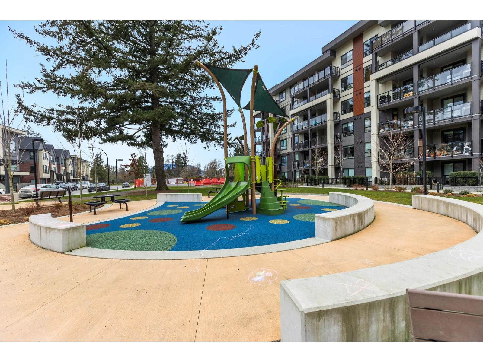 401 45511 CAMPUS DRIVE, Garrison Crossing, Chilliwack