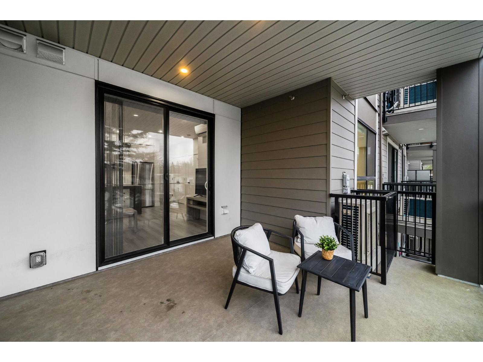 401 45511 CAMPUS DRIVE, Garrison Crossing, Chilliwack