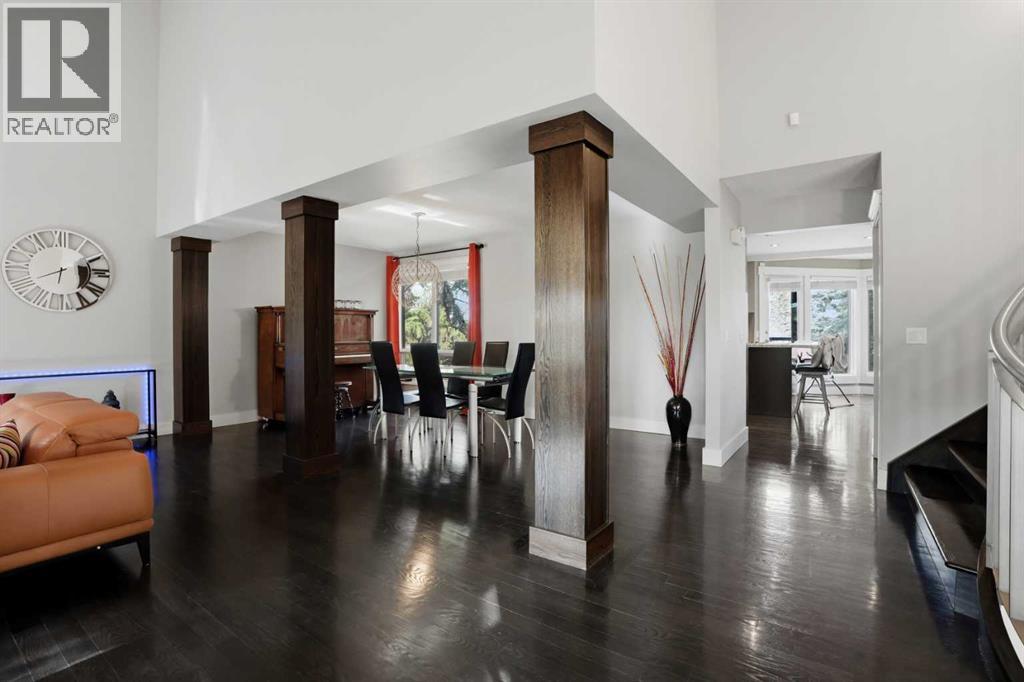 Single Family House for Sale in  Coach Light Bay SW Coach Hill Calgary 