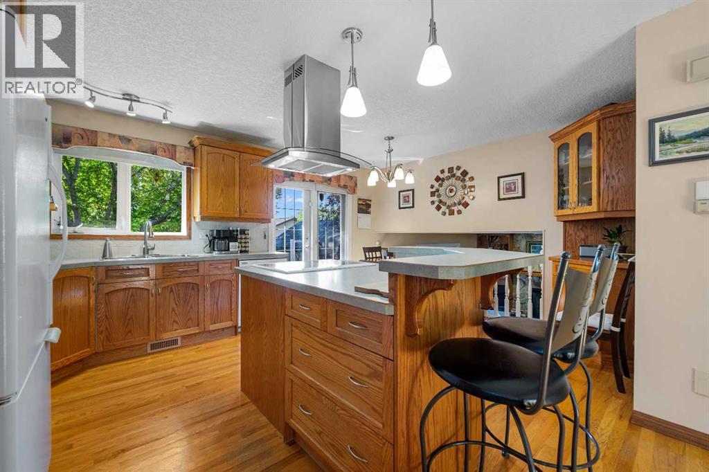 Single Family House 4 Level for Sale in  Bernard Court NW Beddington Heights Calgary 