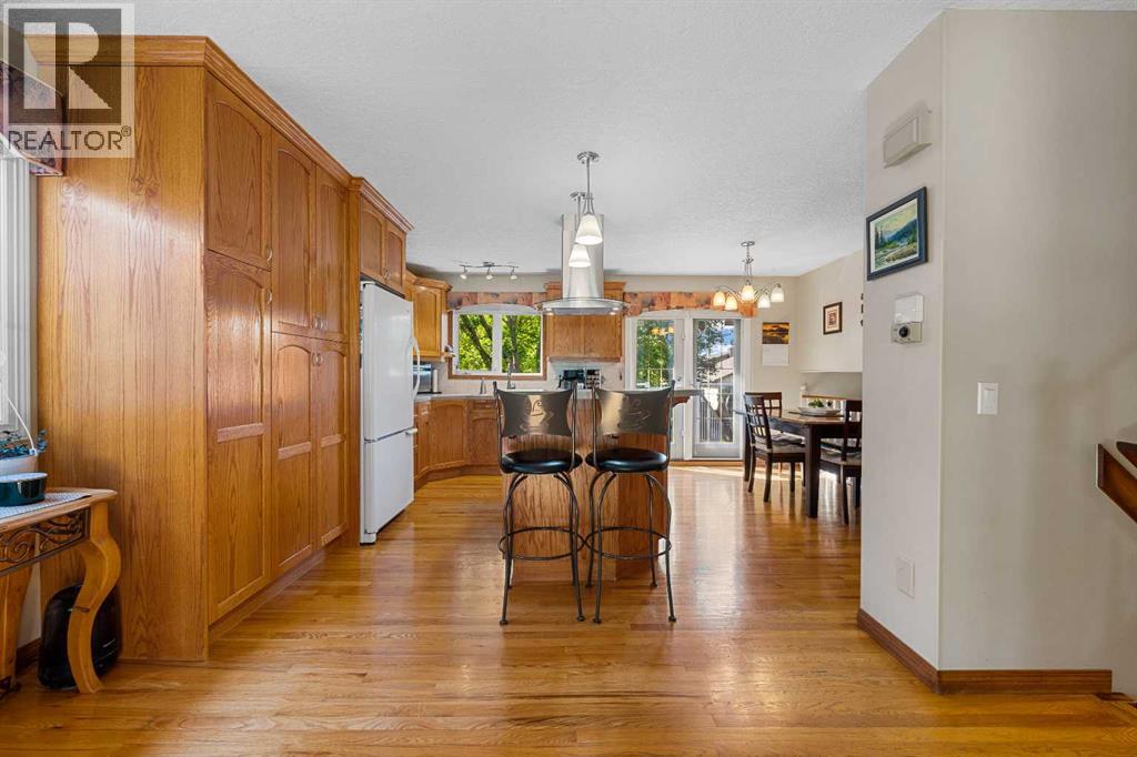 Single Family House 4 Level for Sale in  Bernard Court NW Beddington Heights Calgary 