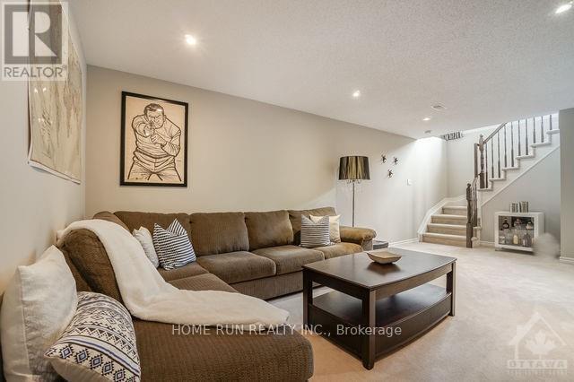 637 TENNANT WAY - 20