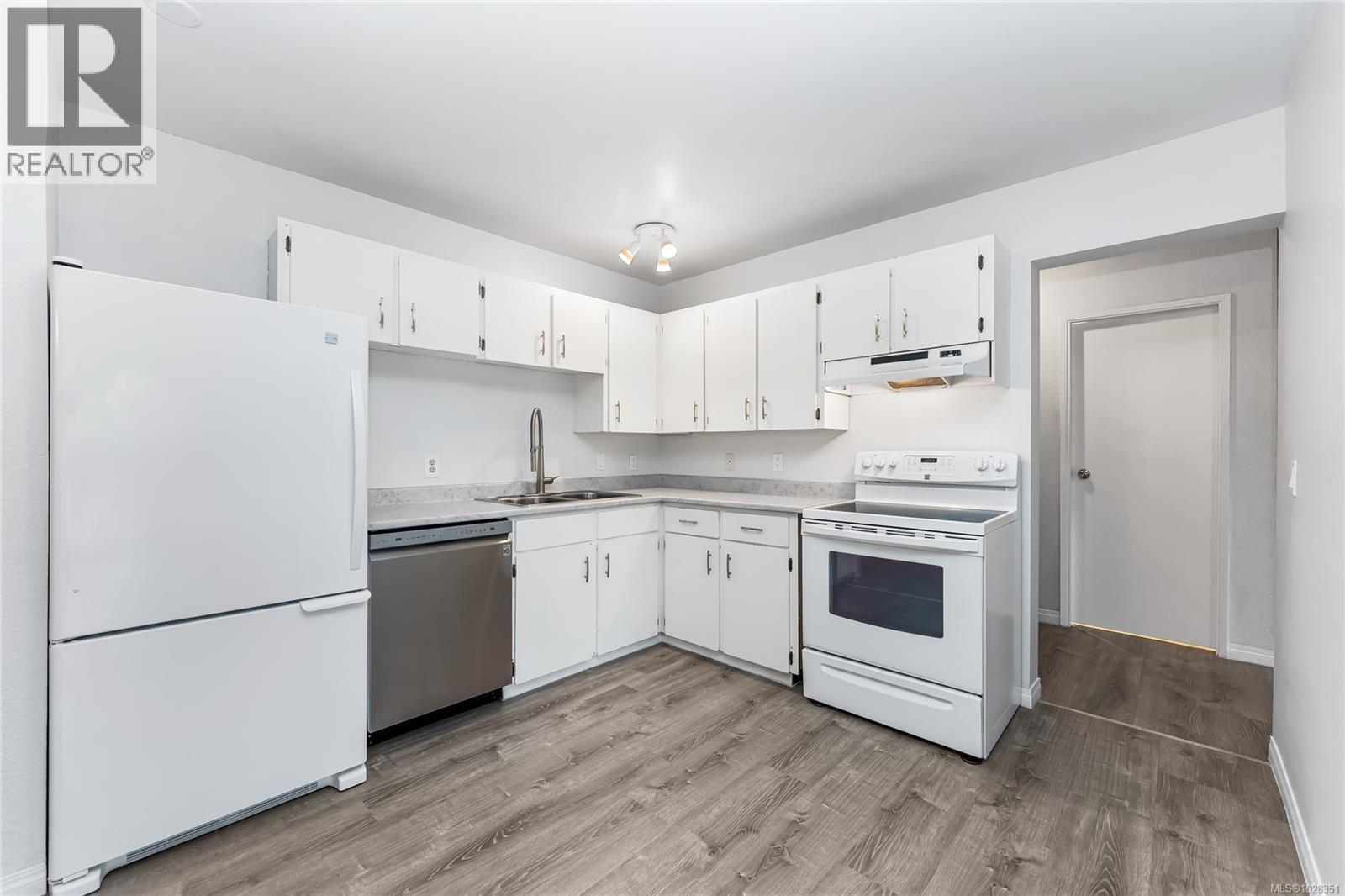 #205 1490 GARNET RD - 9