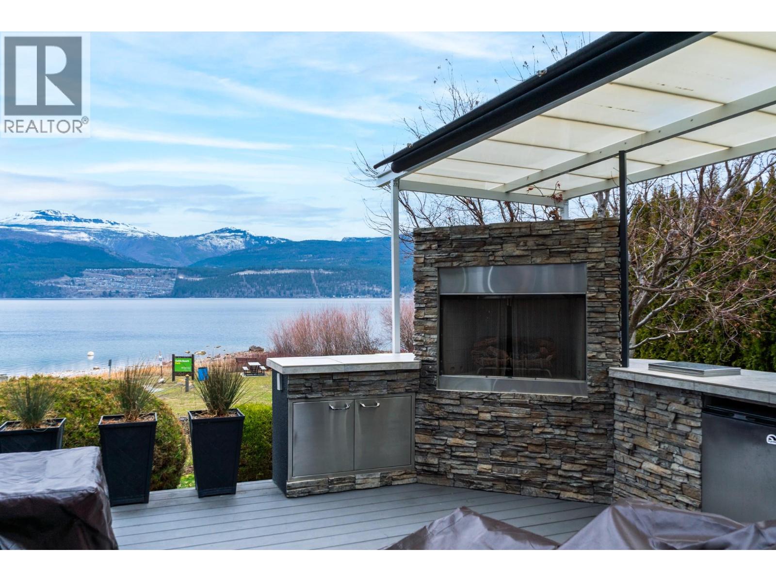 955 Gable Road, Lake Country