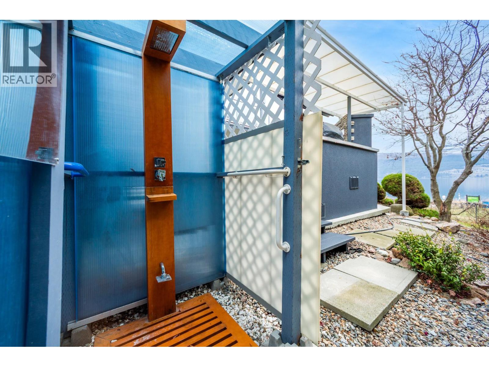 955 Gable Road, Lake Country