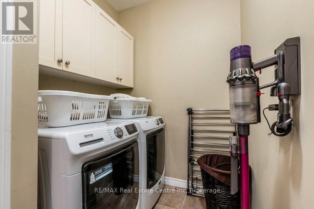 137 MILLVIEW COURT - 18