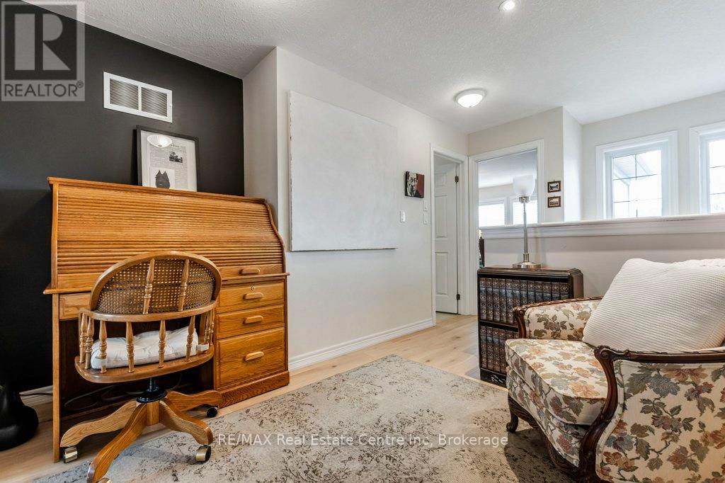 137 MILLVIEW COURT - 19