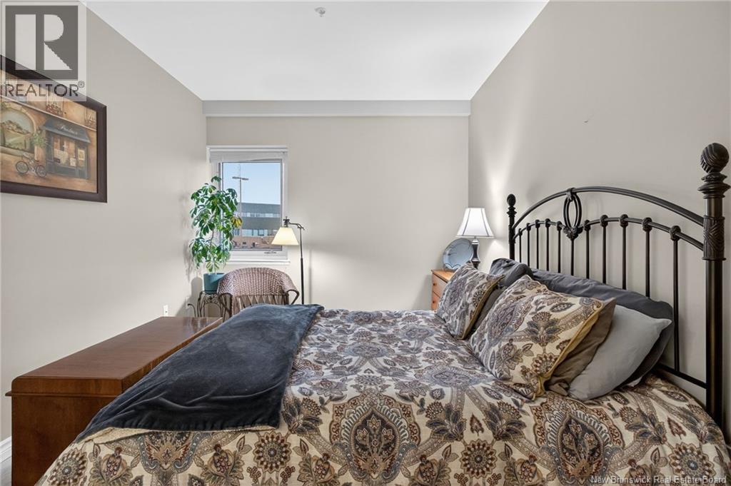 #200 50 ASSOMPTION BOULEVARD - 32