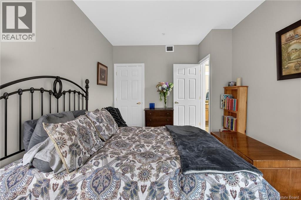 #200 50 ASSOMPTION BOULEVARD - 33