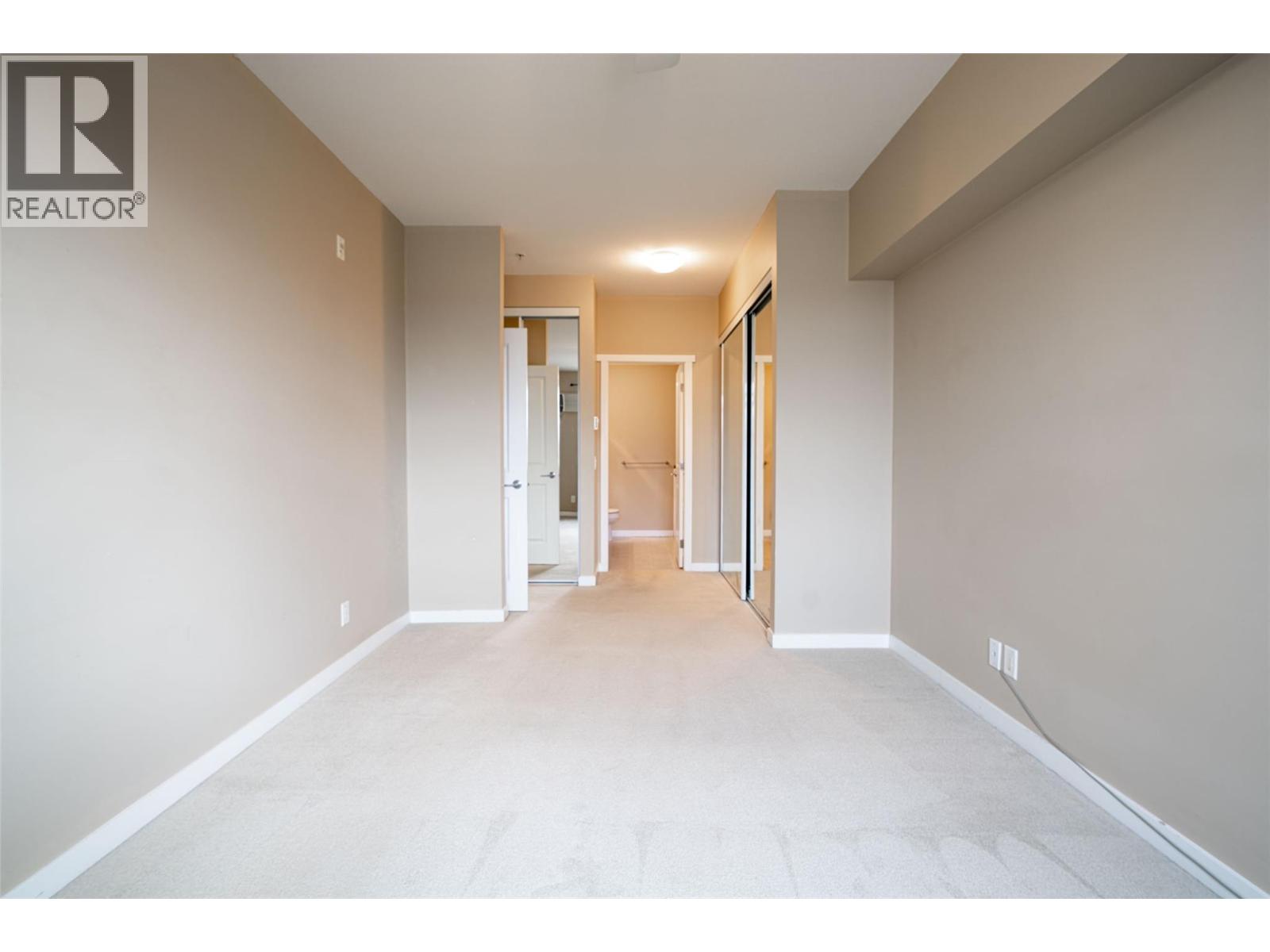 211 1350 Ridgeway Drive, Kelowna