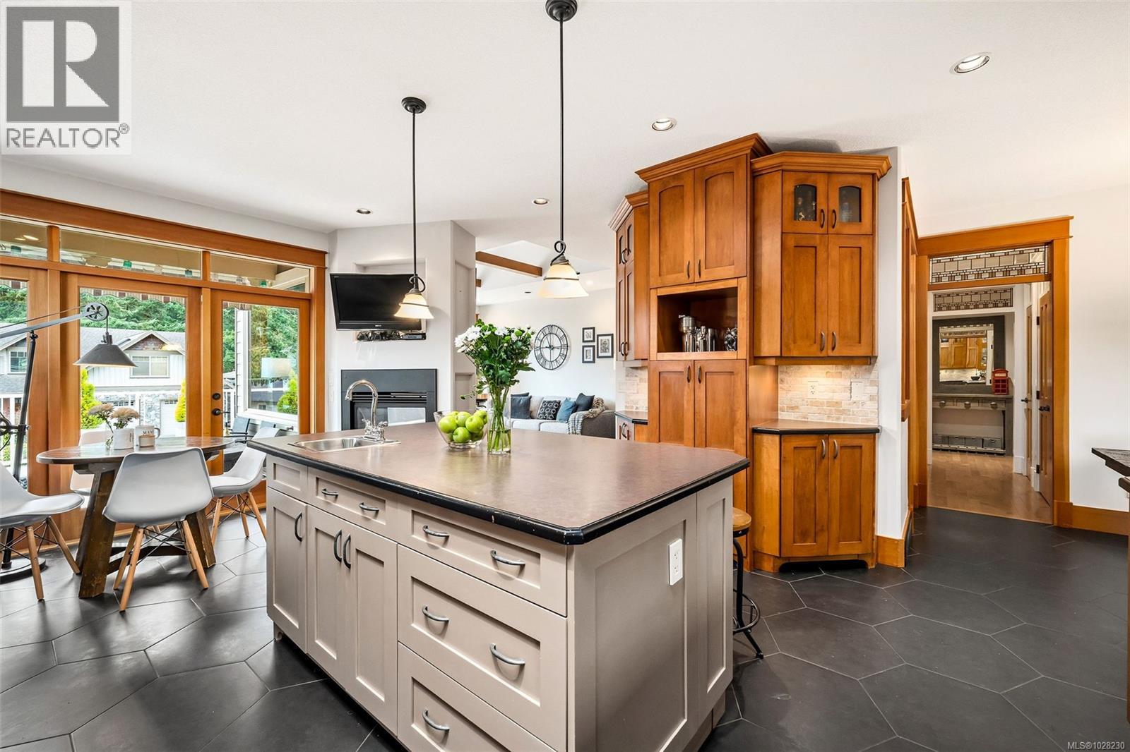 3676 MONTEREY DR - 30