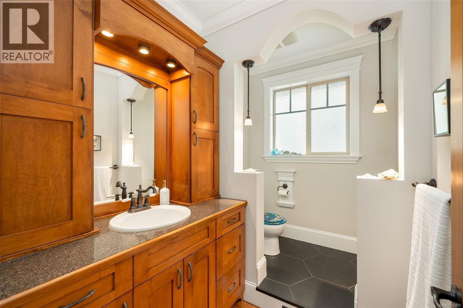 3676 MONTEREY DR - 38