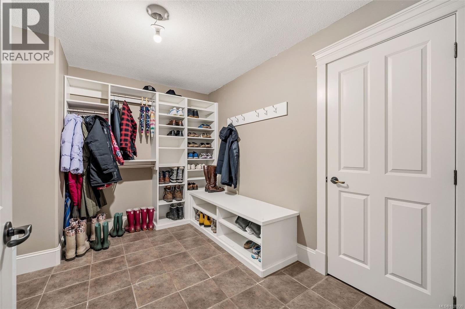 3676 MONTEREY DR - 44