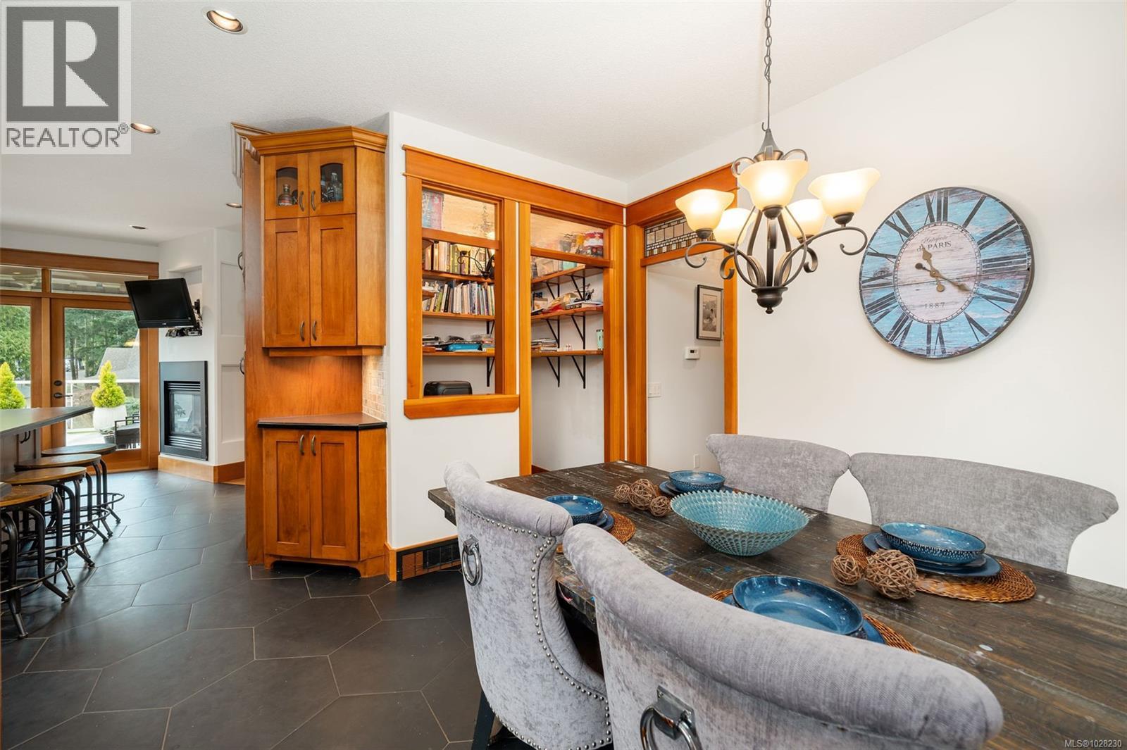 3676 MONTEREY DR - 5