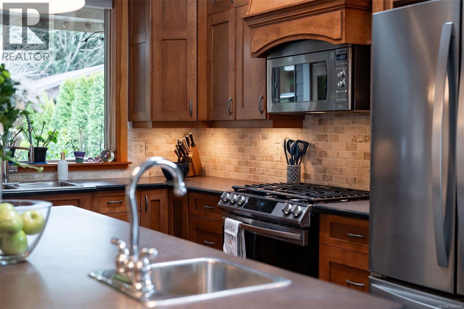 3676 MONTEREY DR - 50