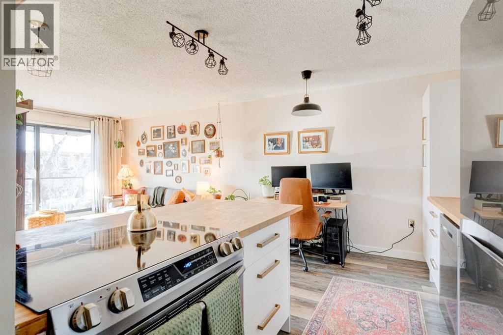 Single Family House for Sale in    Avenue SW Sunalta Calgary 