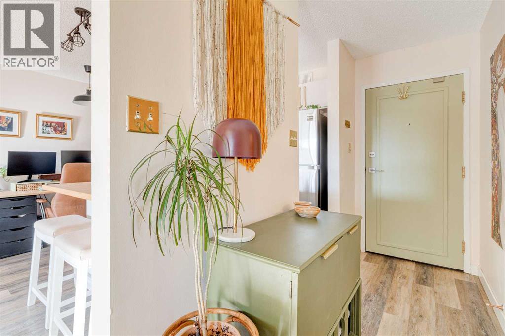 Single Family House for Sale in    Avenue SW Sunalta Calgary 