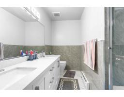 7595 122a Street, Surrey, BC V3W0K7 Photo 6