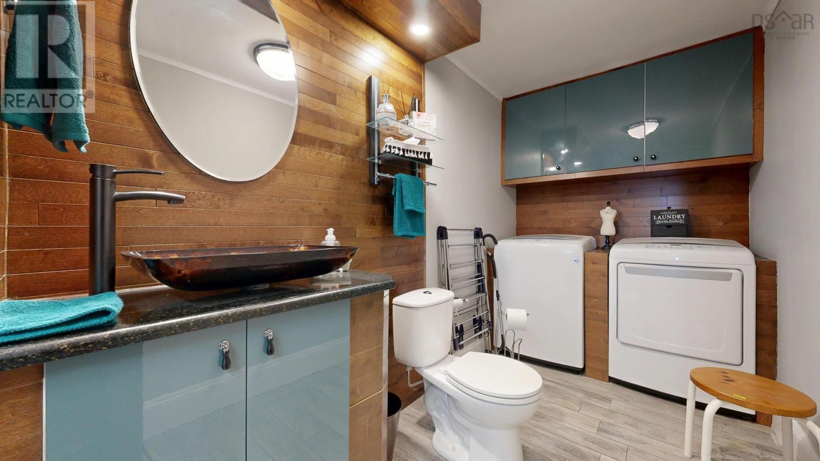 Property 20 of 48 of 1484 Bridge Street