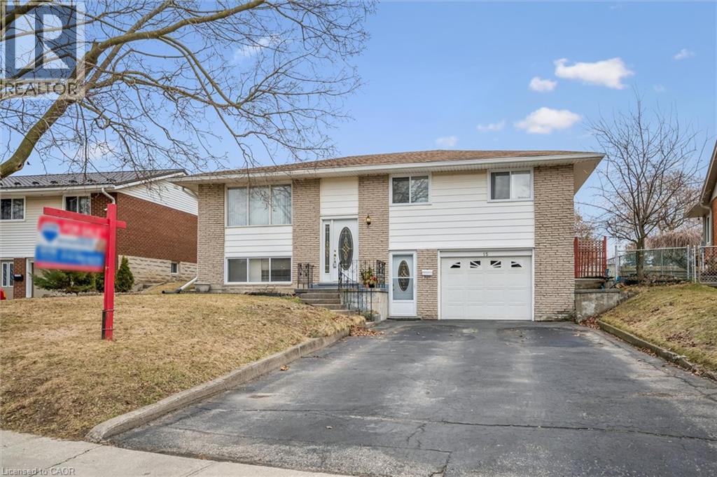 15 WEDGEWOOD DRIVE - 1