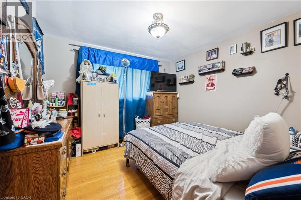 15 WEDGEWOOD DRIVE - 11