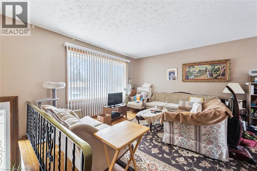 15 WEDGEWOOD DRIVE - 5