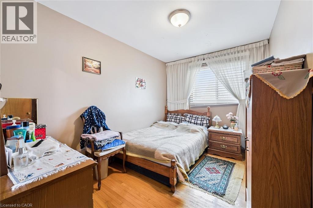 15 WEDGEWOOD DRIVE - 8