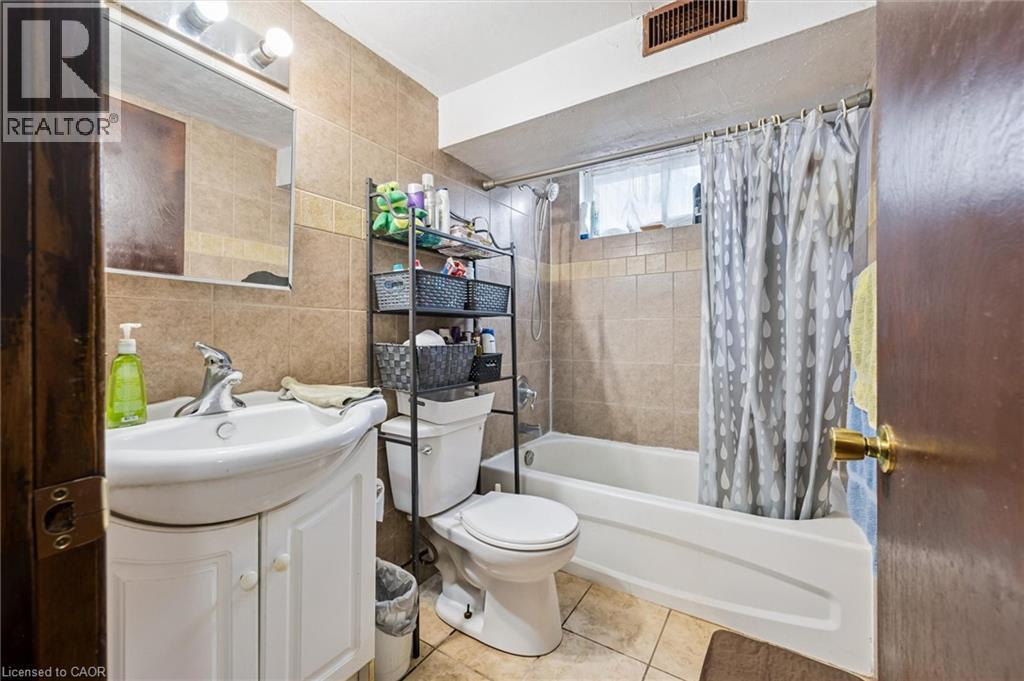 15 WEDGEWOOD DRIVE - 20
