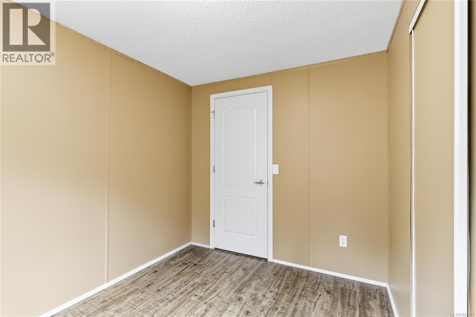 #24 7021 GRANT RD W - 26