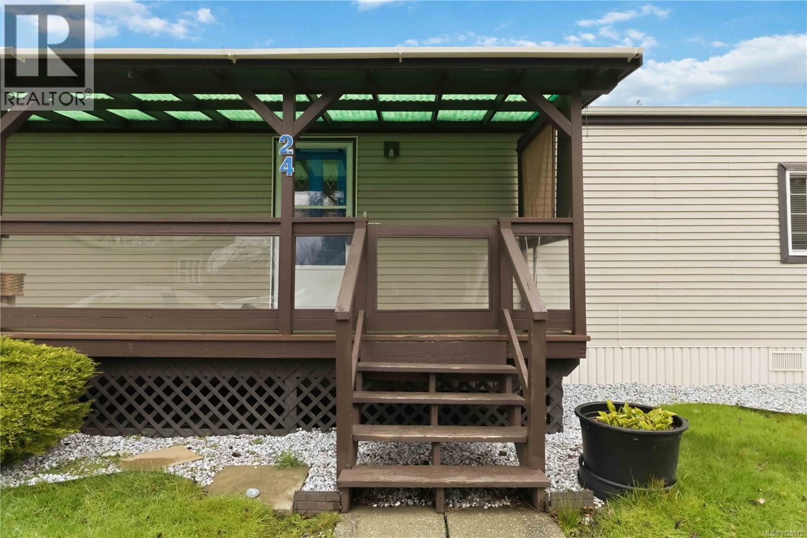 #24 7021 GRANT RD W - 32