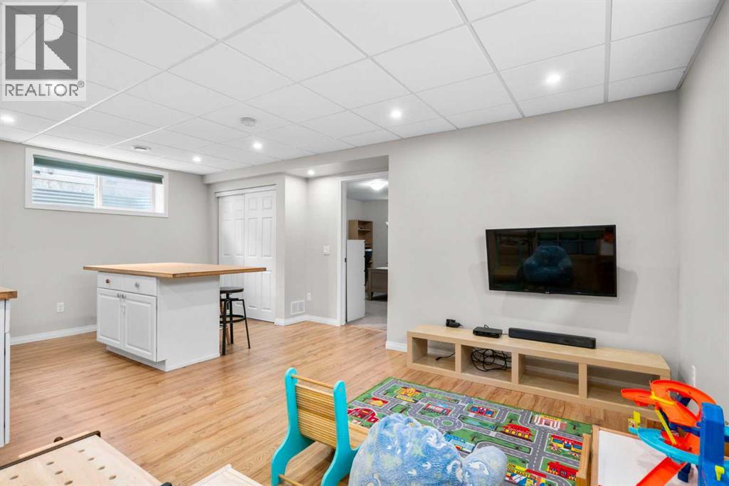 Single Family House Bungalow for Sale in  Mt Aberdeen Close SE McKenzie Lake Calgary 