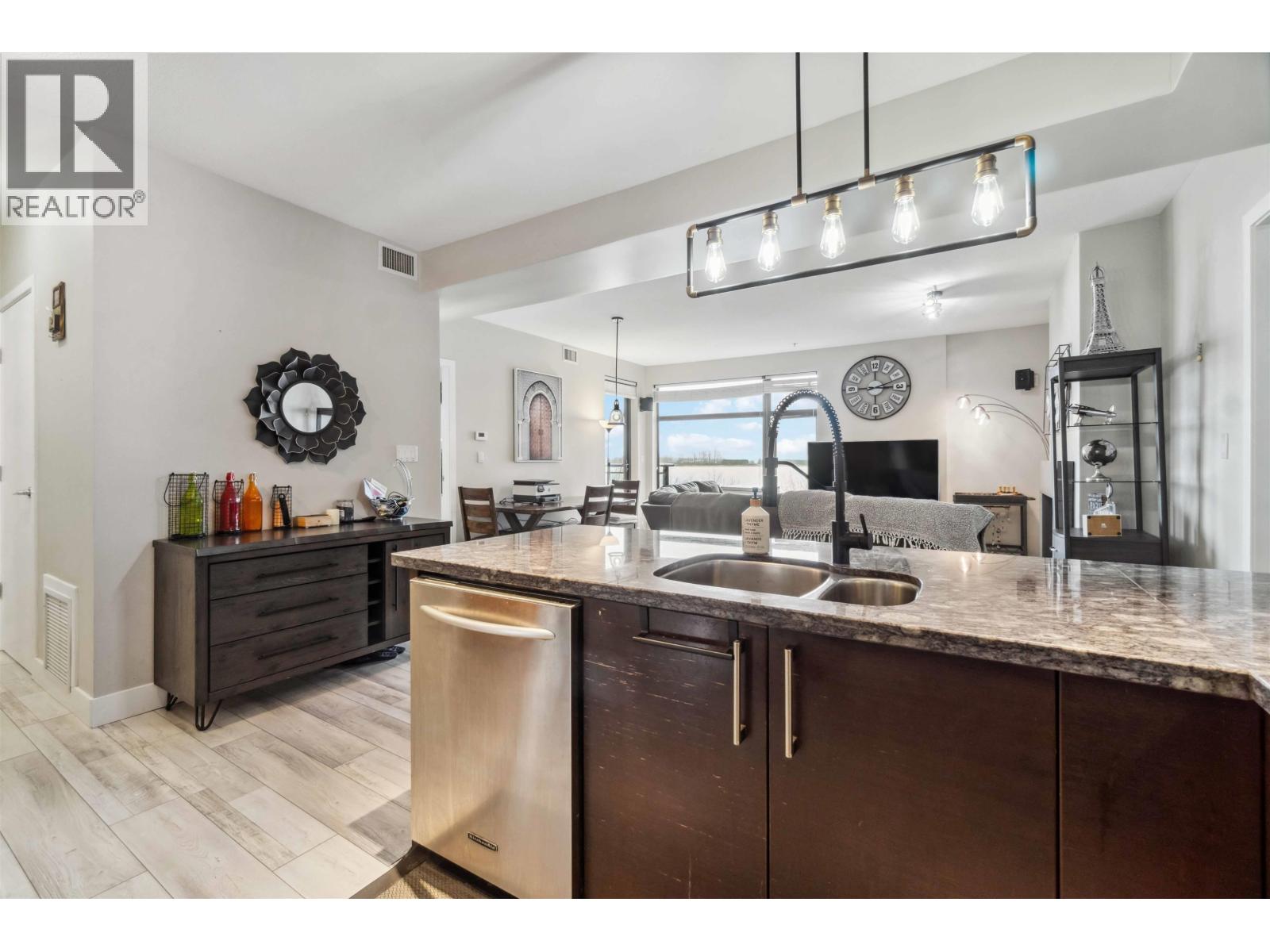 #201-14300 RIVERPORT Way, Richmond