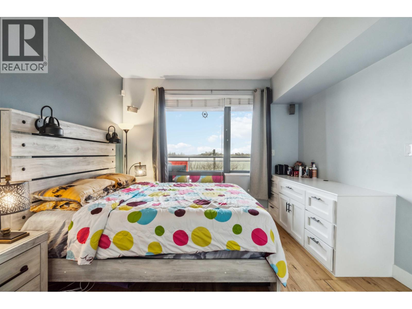 #201-14300 RIVERPORT Way, Richmond